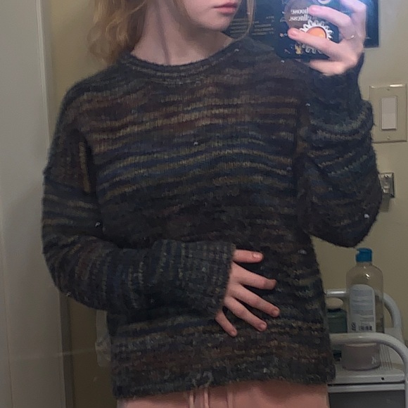 Multicolored knit sweater, great condition! - Picture 2 of 2